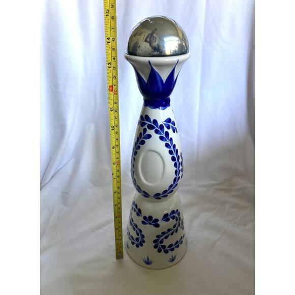 EMPTY Clase Azul Reposado Empty Bottle 750ml -Leaf emblem is missing - Picture 7 of 7